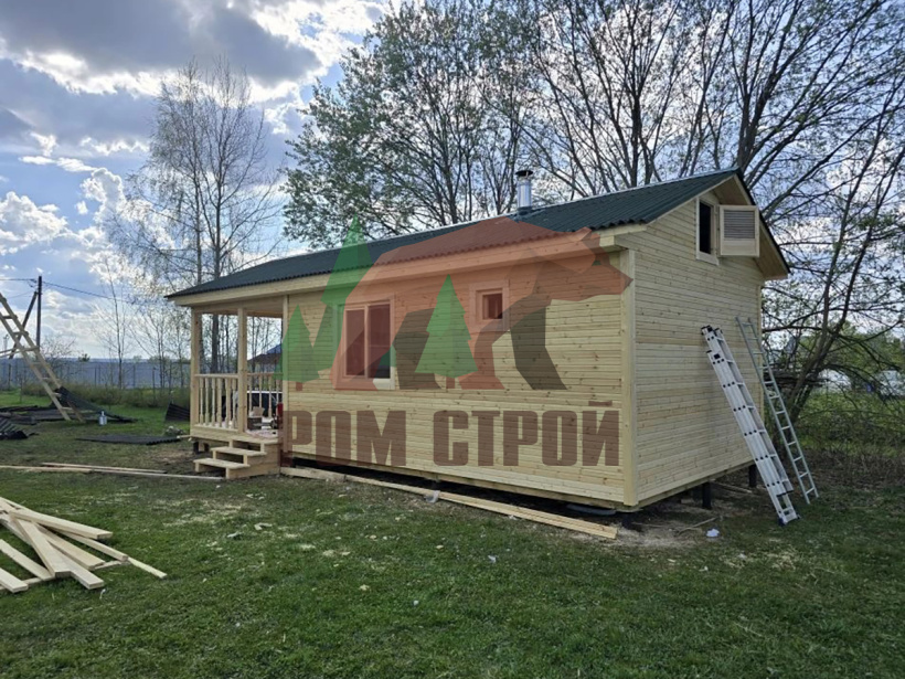 Вид на баню с торца
